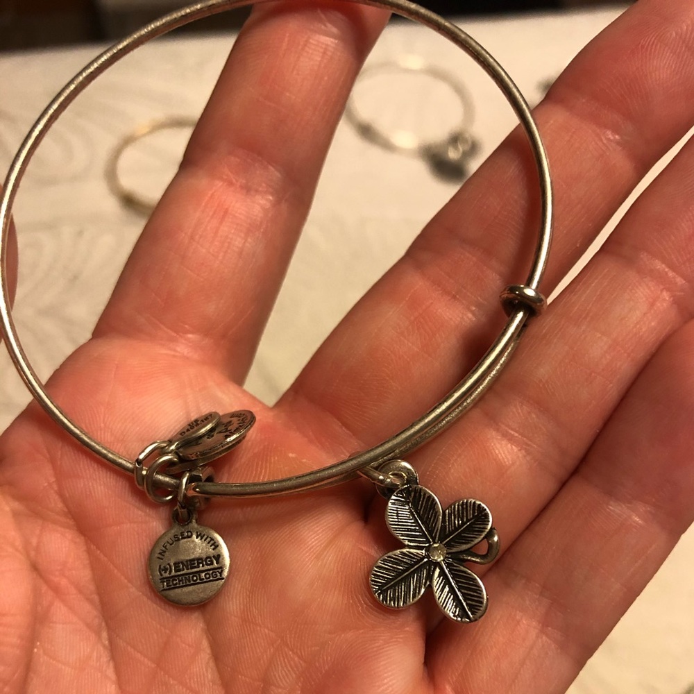Alex and ani 4 leaf clover charm bangle bracelet - Picture 3 of 3